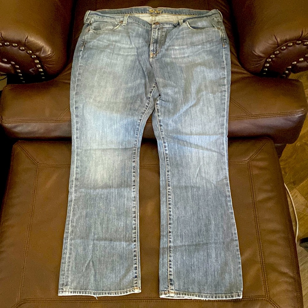 🎉SALE🎉Old Navy “The Flirt” Boot Cut Women’s Plus Jeans size 18 Regular